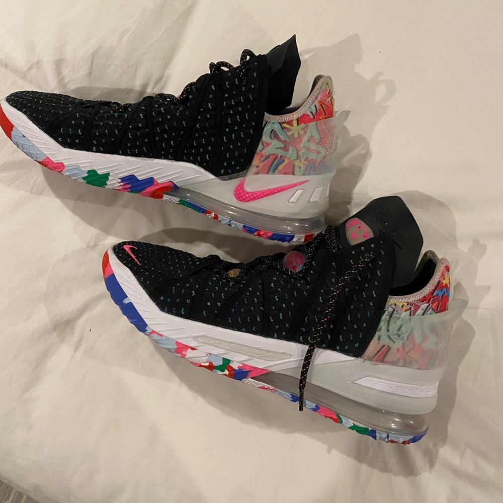 Nike Lebron basketball sneakers. Great condition.